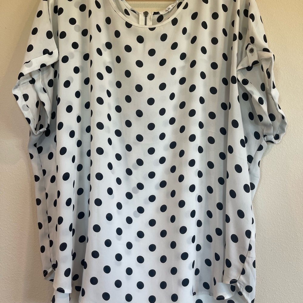 Maurices White and Gray Dolman Sleeve T-Shirt